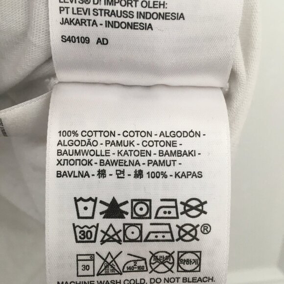 Levi's Women's T-Shirt - Picture 4 of 4